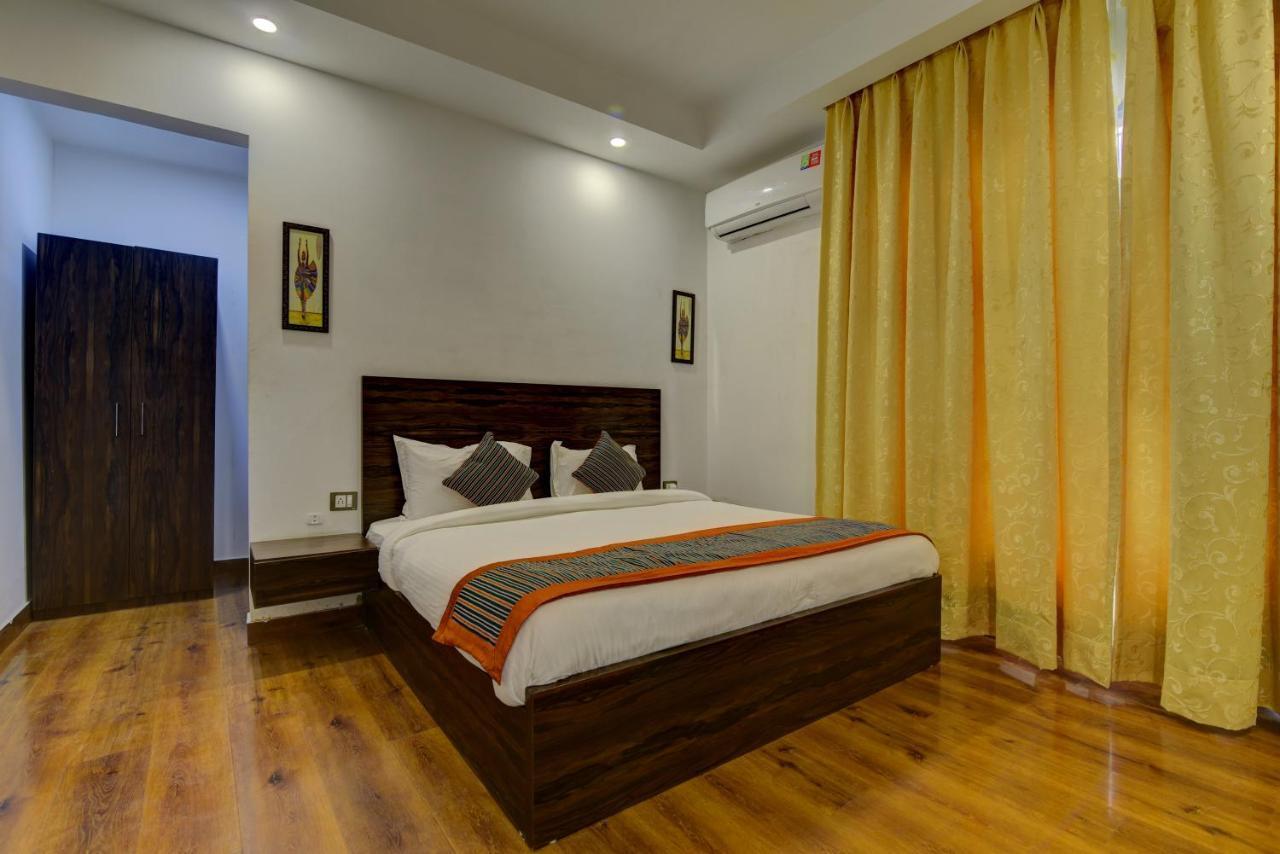 Country Inn Hotels & Resorts Vrindāvan Eksteriør billede