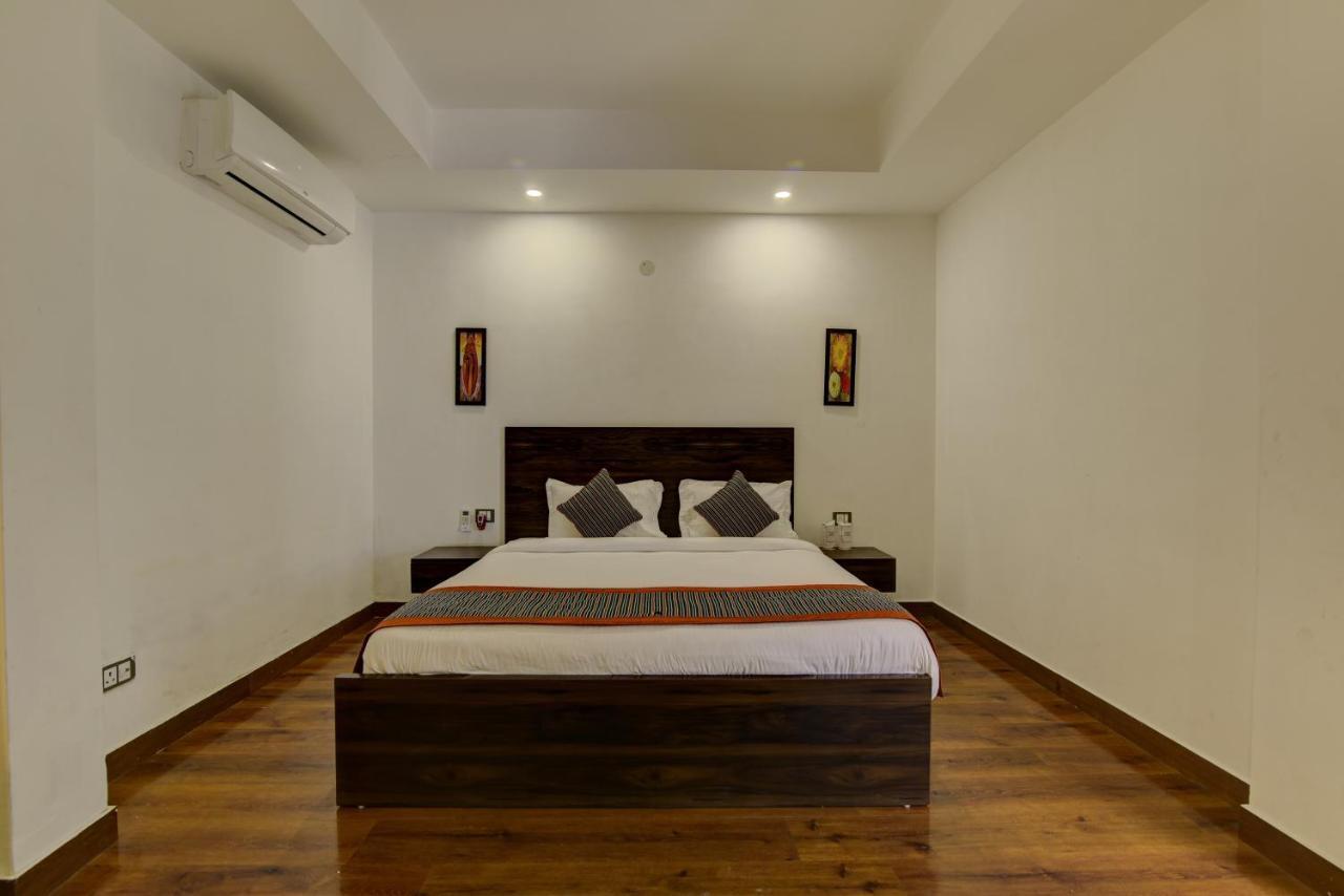 Country Inn Hotels & Resorts Vrindāvan Eksteriør billede